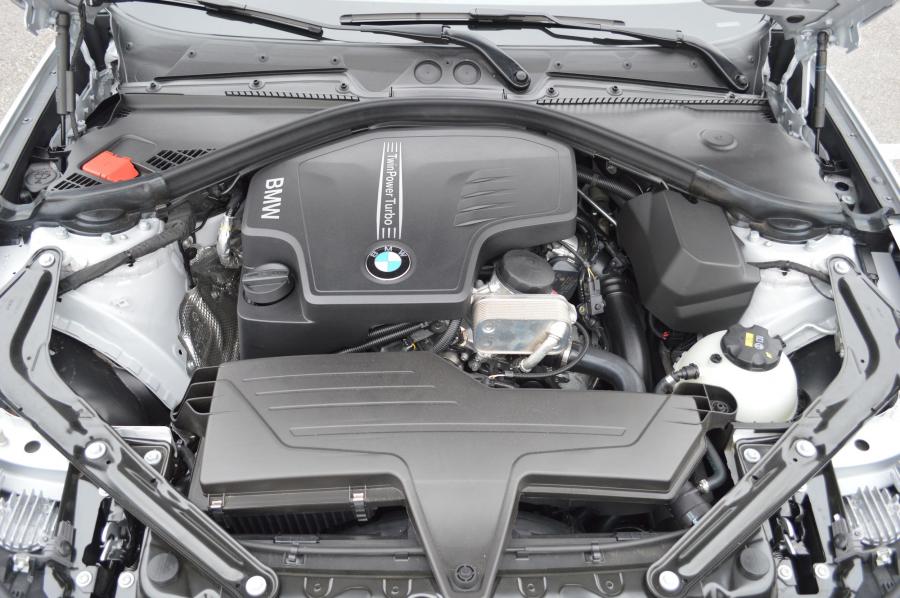  BMW 228i Convertible 2015 года  (фото 23 из 24)